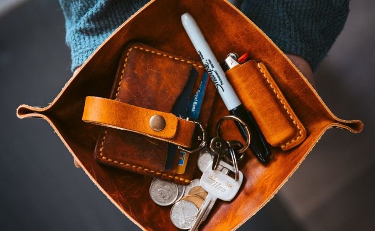 leather valet tray category